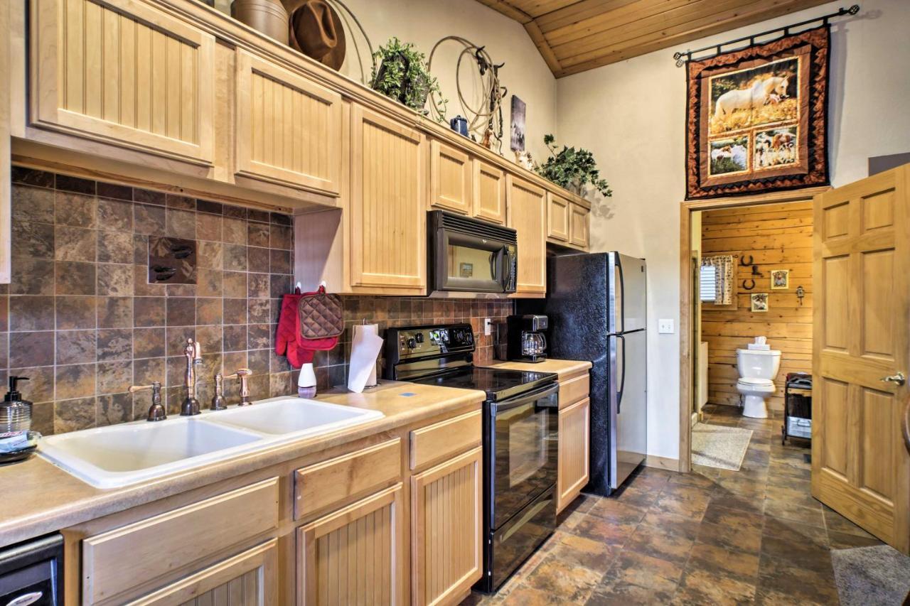 Ferienwohnung Cabin-Style Studio Right Off The Branson Strip! Exterior foto