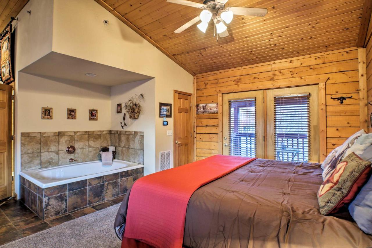 Ferienwohnung Cabin-Style Studio Right Off The Branson Strip! Exterior foto