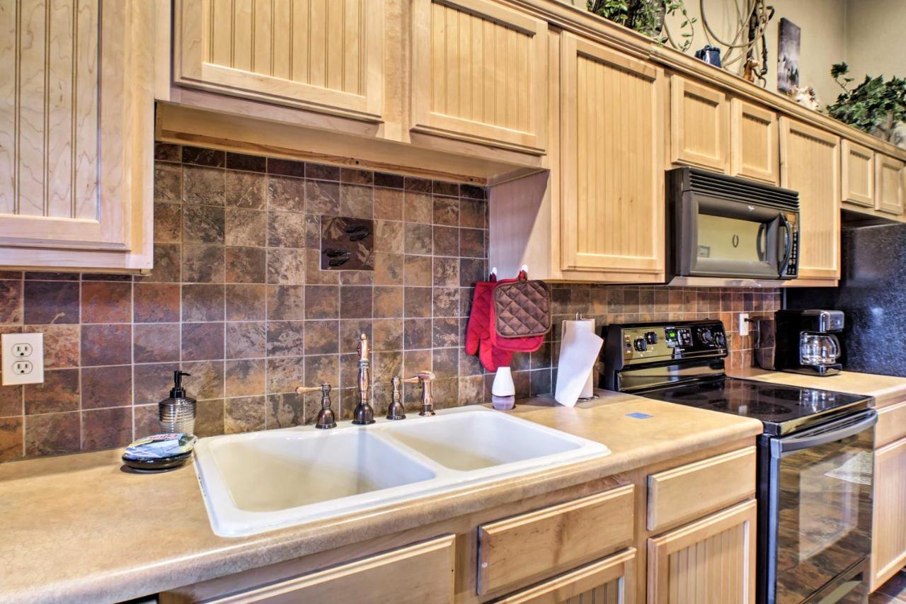 Ferienwohnung Cabin-Style Studio Right Off The Branson Strip! Exterior foto
